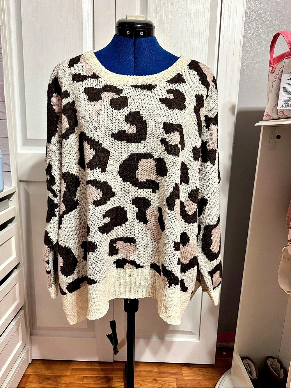 Blue B Leopard Print Sweater Cream Large NWT